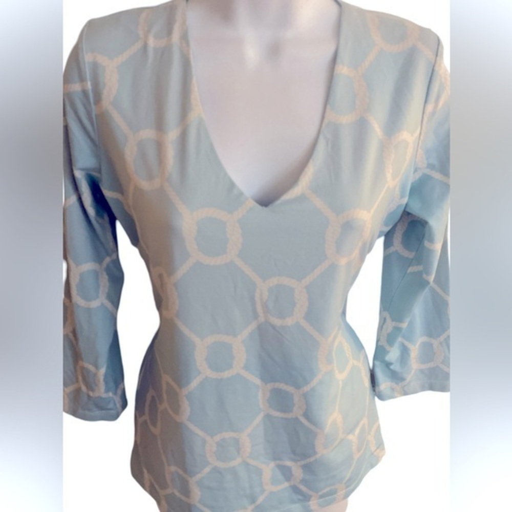 Melly M V-Neck Top - M blue , cream , quarter sleeve , polyester spandex
